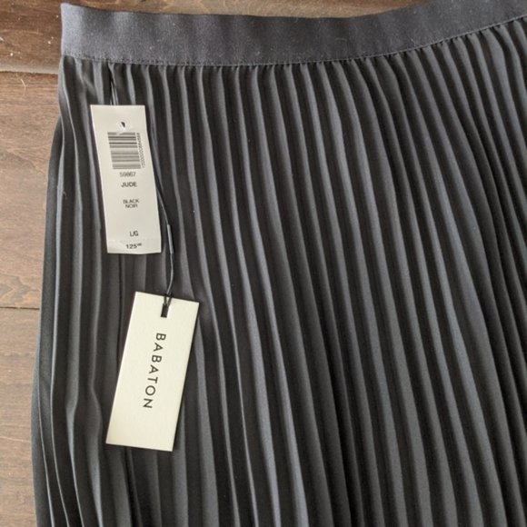 Aritzia Babaton Jude Pleated Skirt - Picture 2 of 3